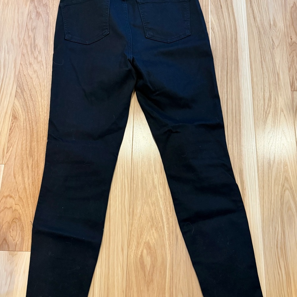 Kirkland Signature Women's Black Skinny Jeans - Picture 2 of 4